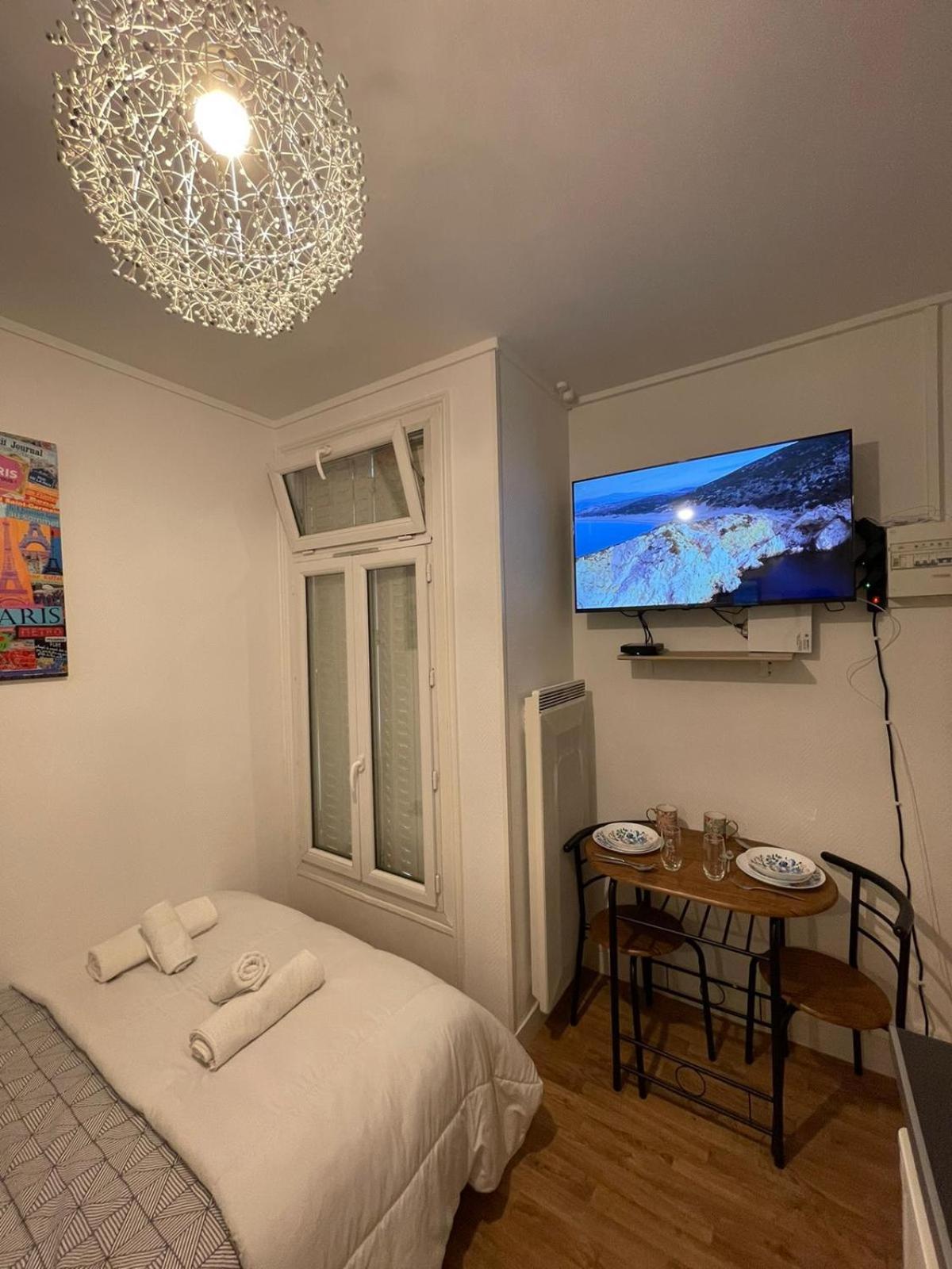 Dame De Fer Apartment Paris Bagian luar foto